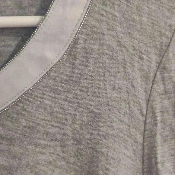 White House Black Market Heather gray women's small long sleeve extended hem top - Picture 2 of 6